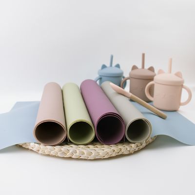 BPA Free Non Slip Kids Silikonowa podkładka Kolorowa z niestandardowym logo Mata na biurko Mata na biurko