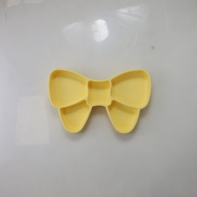 Niestandardowa silikonowa przyssawka do karmienia niemowląt Bow Plate BPA Free Food Grade