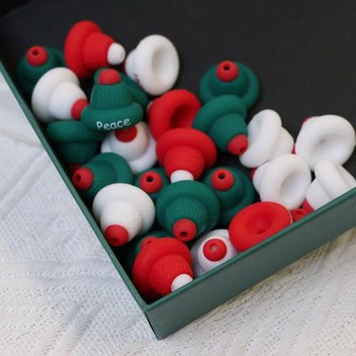 Silikonowe kolczyki O Ring bezpieczne i nietoksyczne Silikonowy kapelusz świąteczny 3D Kolczyki dla dzieci dzieci DIY pióra do wierszy
