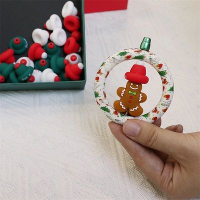Silikonowe kolczyki O Ring bezpieczne i nietoksyczne Silikonowy kapelusz świąteczny 3D Kolczyki dla dzieci dzieci DIY pióra do wierszy