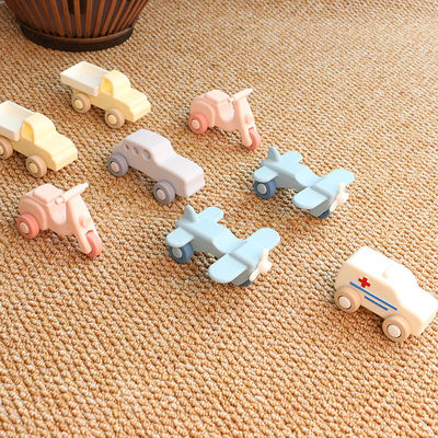 Miękkie silikonowe zabawki Montessori dla samochodów i samolotów