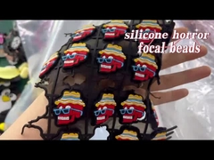 Niestandardowe halloweenowe dynie z czaszkami Silikonowy koralik ogniskowy do breloków do kluczy DIY